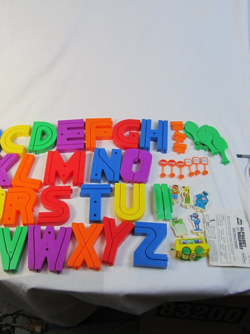 VTG Playskool Sesame Street Alphabet Roadway 26 Letters Bus 1988 - Read Descript